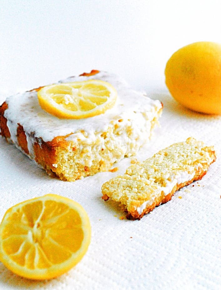 Low Carb Lemon Cake - Moist, tangy and healthy lemon cake.