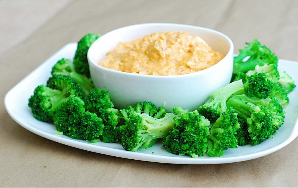 Low Carb Buffalo Chicken Dip - Delicious and super simple party dip for any occasion.