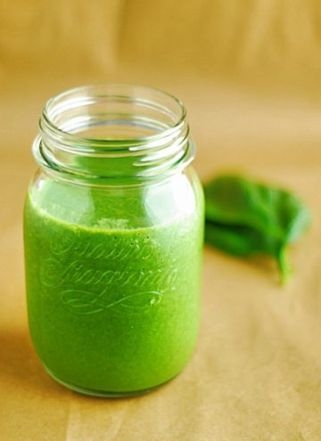 Low Carb Green Smoothie - Quick, easy and fresh smoothie filled with tons of nutrients and protein.