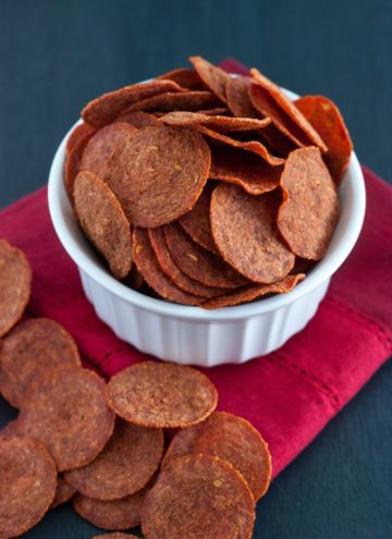 Pepperoni Chips - A quick snack that's incredibly crunchy, crispy and addicting!