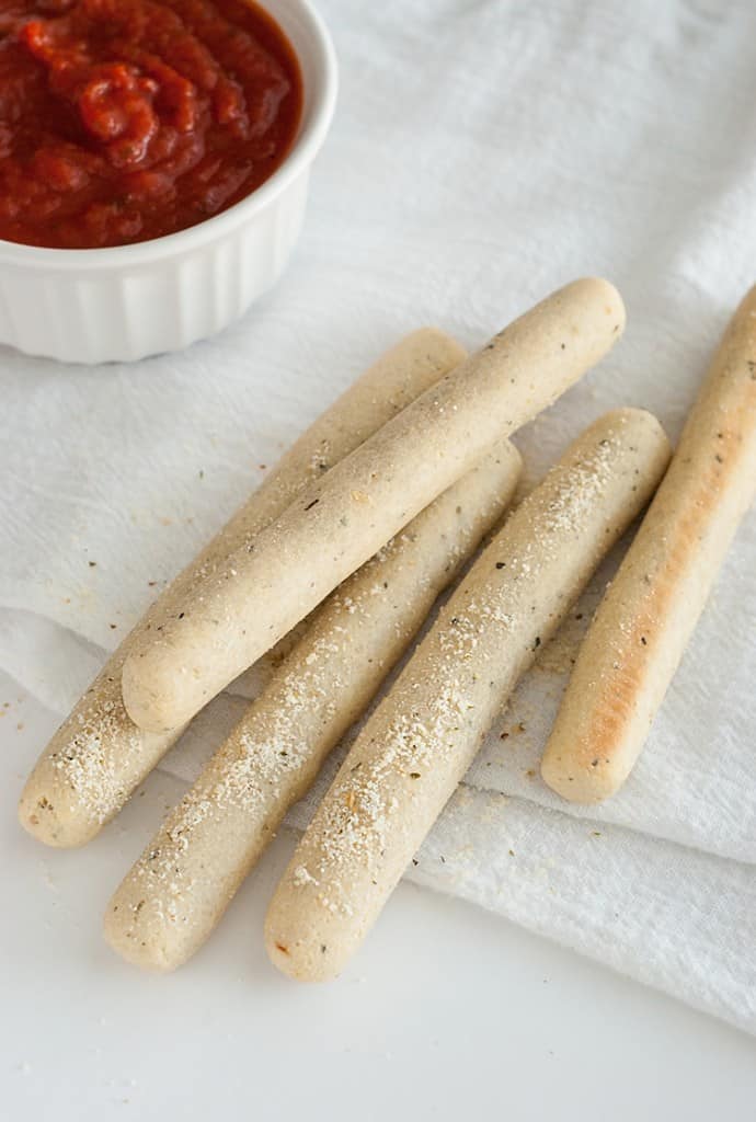 Low Carb Breadsticks - These breadsticks will make you wonder why you ever ate "normal" breadsticks. Truly delicious!