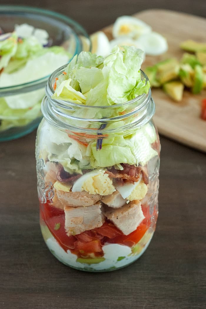 https://the-lowcarb-diet.com/wp-content/uploads/2015/07/cobb-mason-jar-salad.jpg