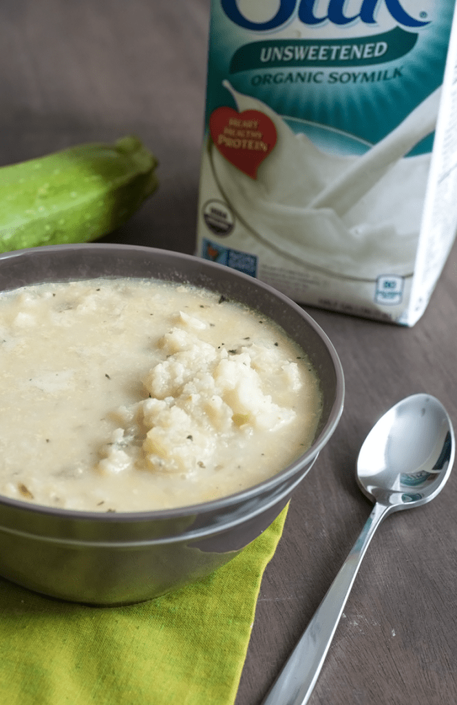 Low Carb Cauliflower Soup - A light and tasty cauliflower soup that's sure to keep you nice and warm.